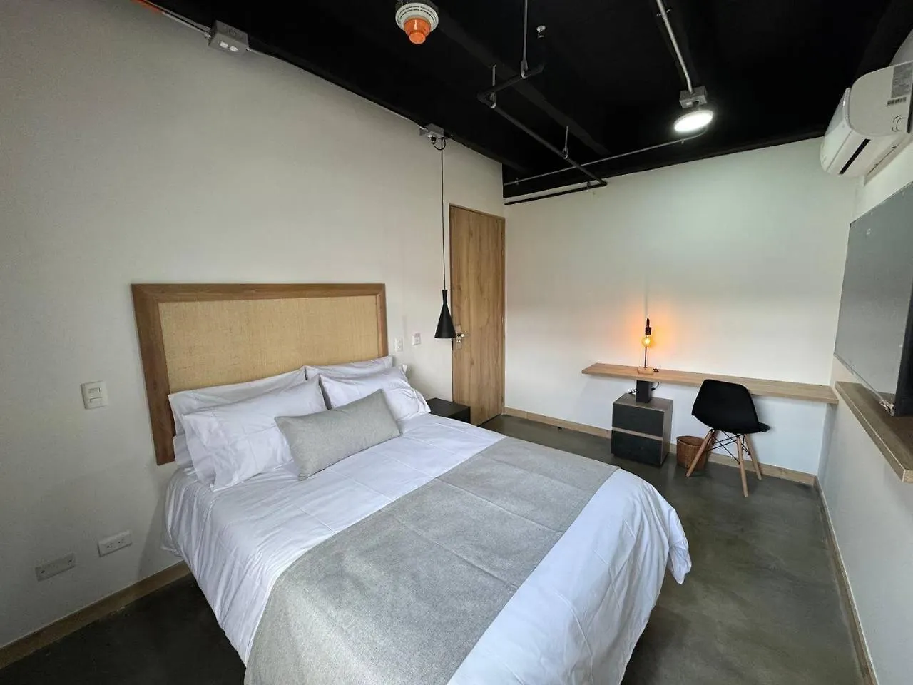 Akela Park Hotel Medellin 0*,