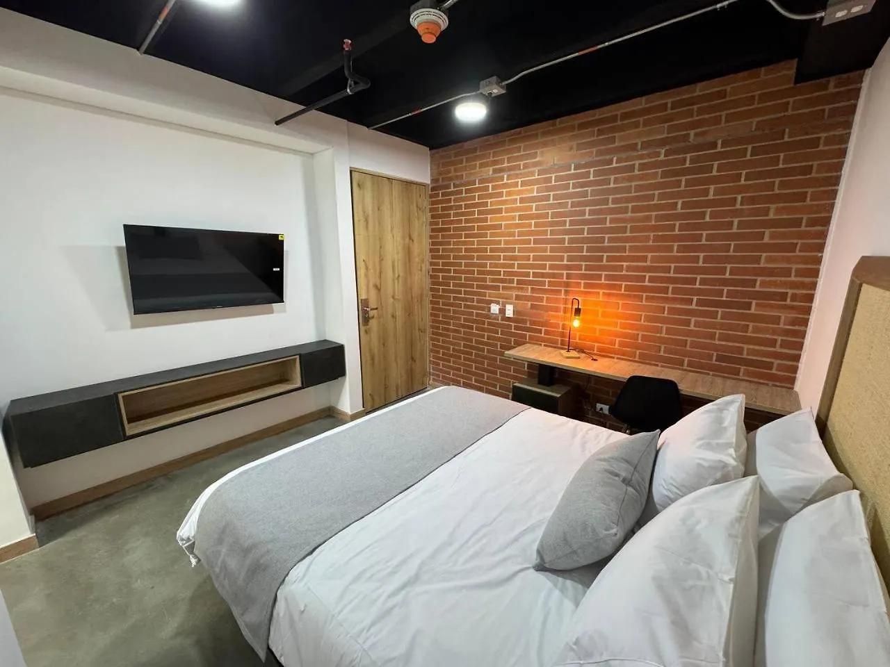 Akela Park Hotel Medellín