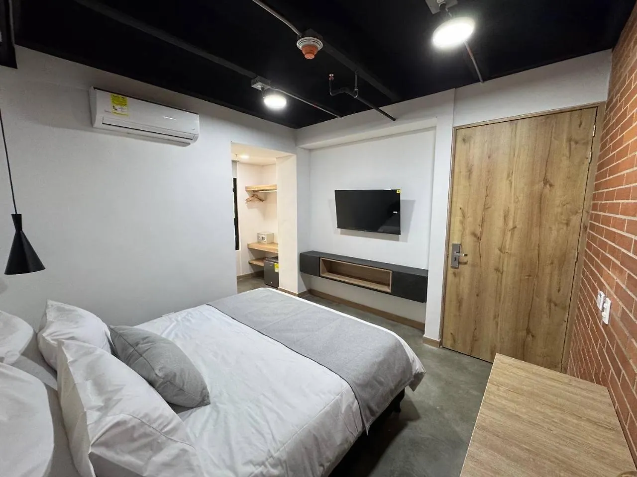 Akela Park Hotel Medellín 0*,  Colombia